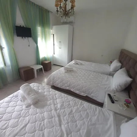 Aleko بيت ضيافة